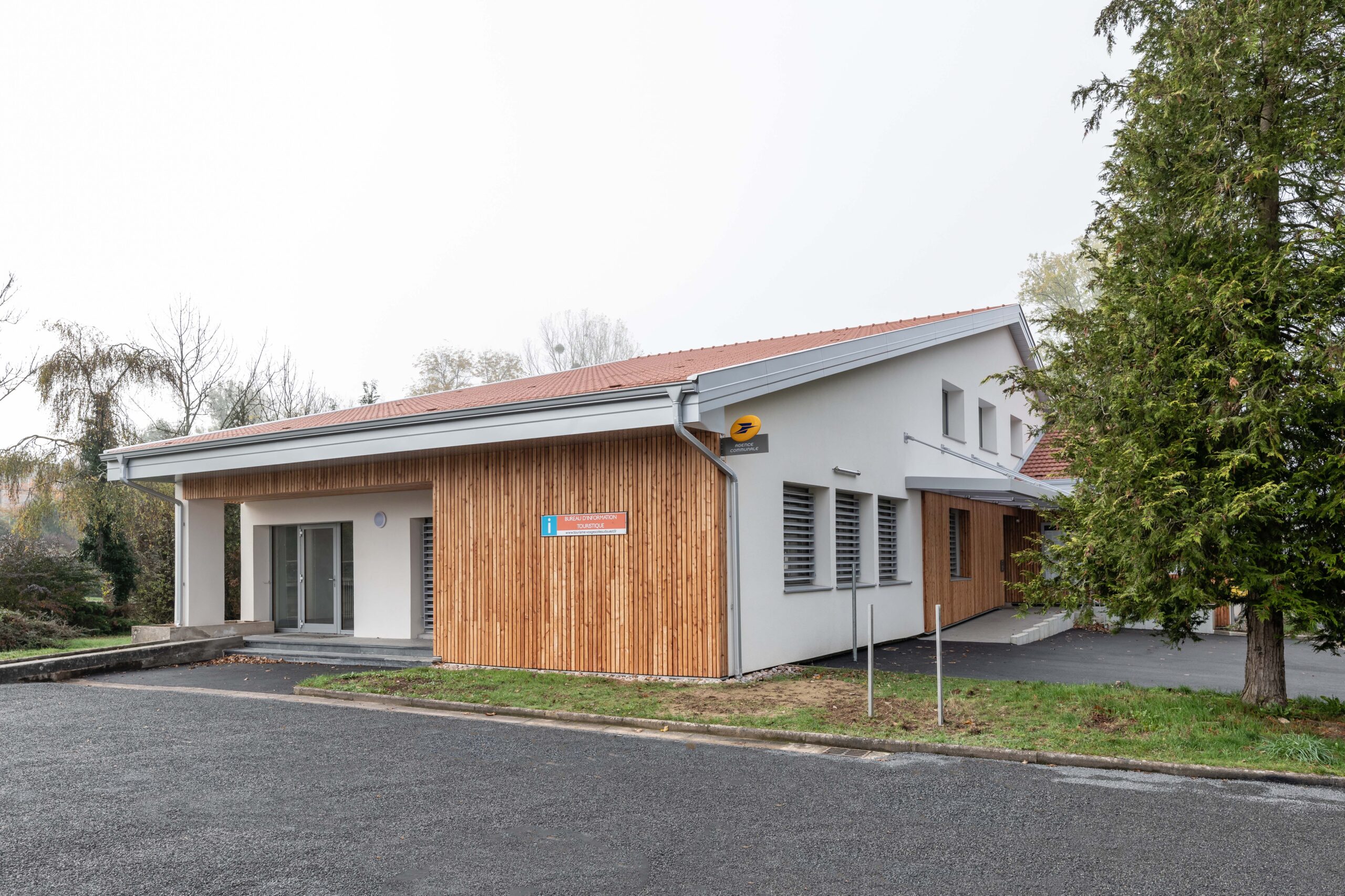 Réhabilitation d&rsquo;un centre de tri postal en Pôle des Services